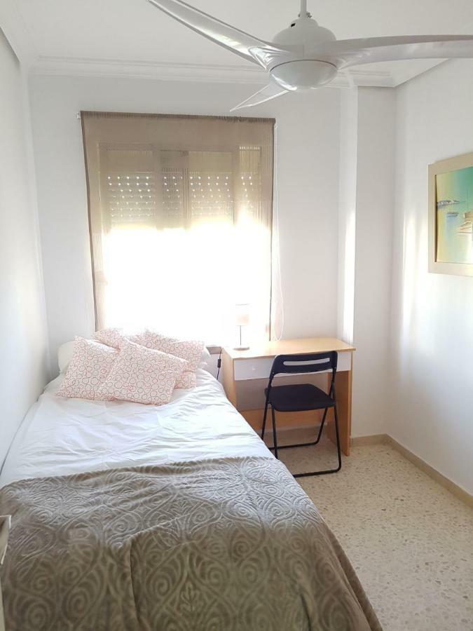 Luminoso Y Amplio Apartamento Севиля Екстериор снимка
