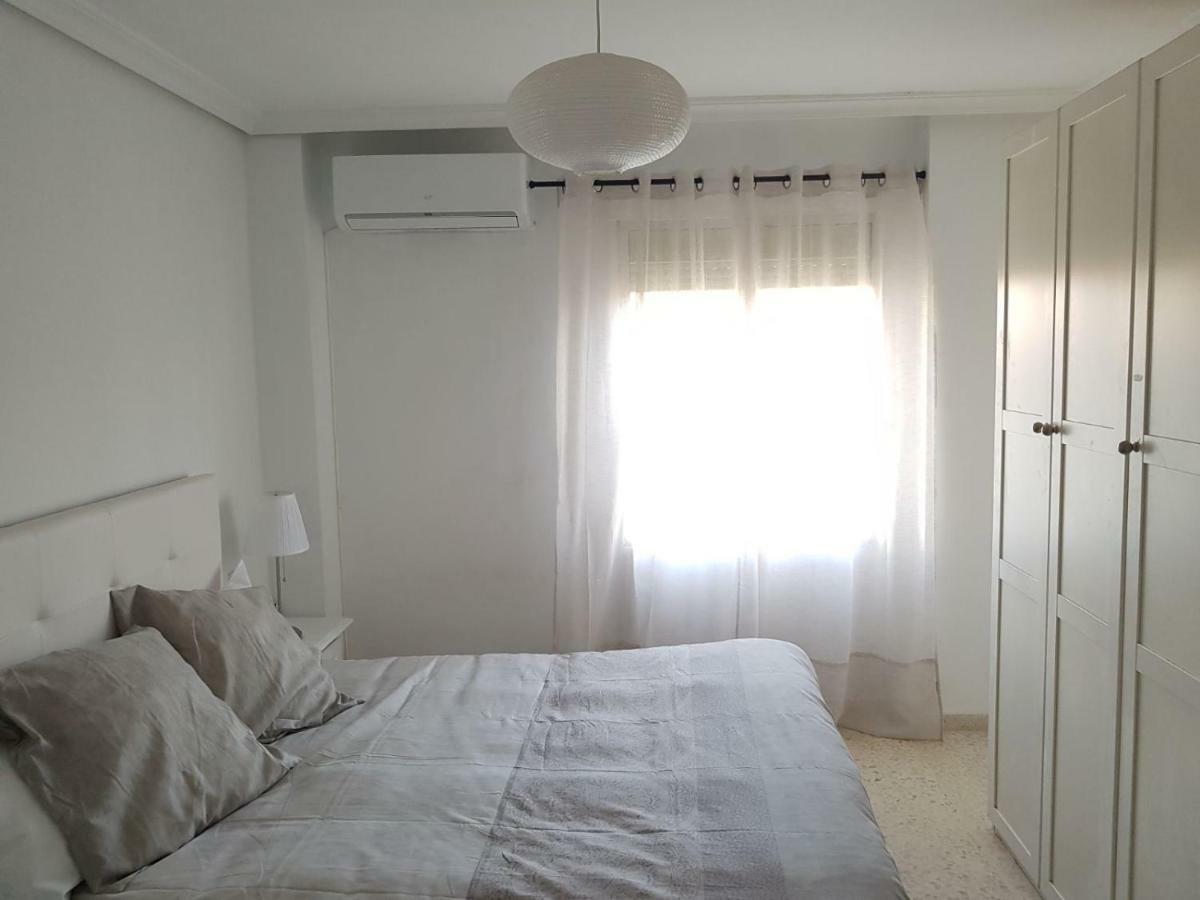 Luminoso Y Amplio Apartamento Севиля Екстериор снимка